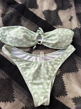 SHEIN Light Green Floral Bandeau Bikini Set